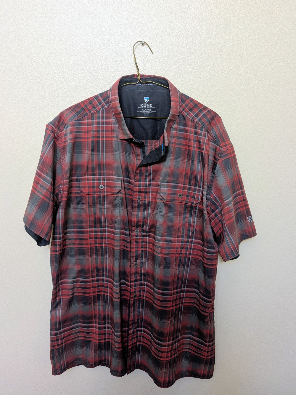 red and grey plaid Kühl Men's XL Response Short Sleeve Shirt